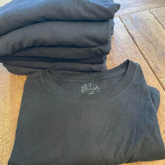 Lot of 7 black tees - Picture 3 of 4
